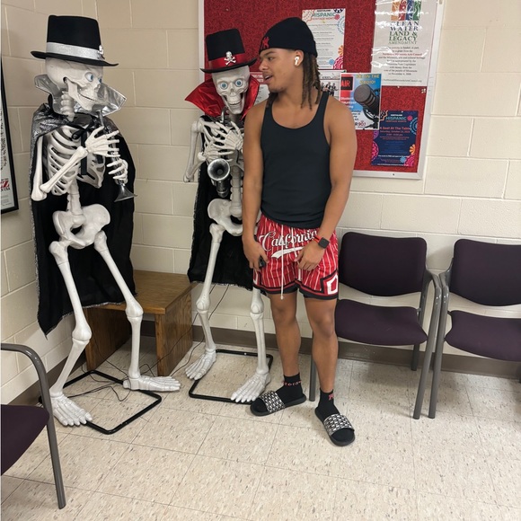 Meet your Posher, Malic - Picture 15 of 15